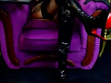 Freechat vivianreeve on Chaturbate