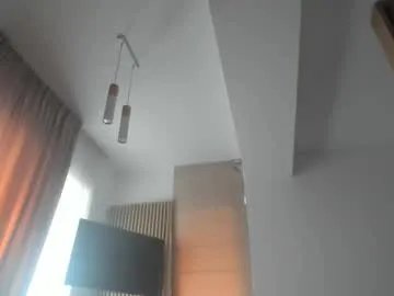 Freechat whisperoflust on Chaturbate