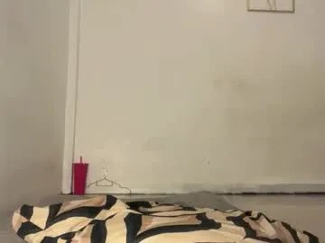 yuri_kai — HAPPY VALENTINES DAY,DILDO PUSSY #asian #pinay  #teen #new #sexy [1797 tokens remaining]