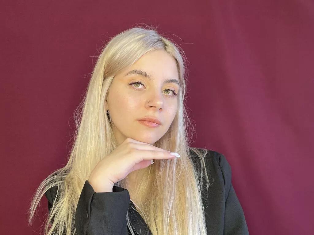 AlthenaEldon — I value honesty, manners and kindness. I will be honest with you and I really want to get it in return! My dream is to travel around Europe, and my goal is to be happy and make people around me happy 
