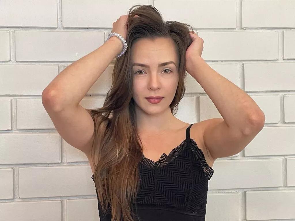 LamaBrown — A lot of time i going to gym. Also i like flowers, attention from u and chatting with interesting people, lets talk? I like to showing my body and sensual sex