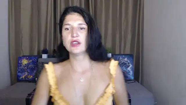 Alianna_Solo_Kisses — Dance in a swimsuit
