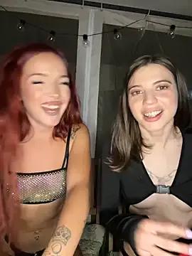 Daddyslut2_0 — Topless davanti agli operai
