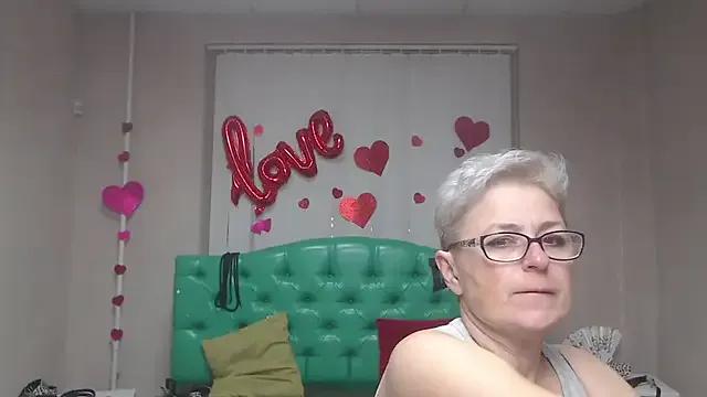 EmiliaGree — make me naughty, make me moan