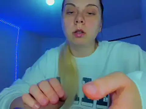HappyIva on StripChat 