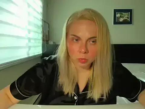 HappyIva on StripChat 