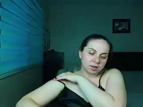 HappyIva on StripChat 