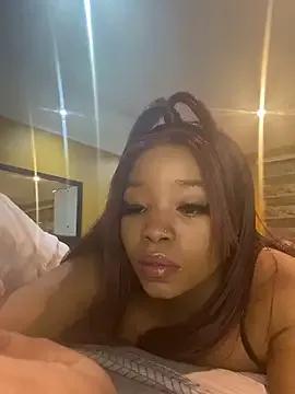 ItsLeyaa — Help me cum