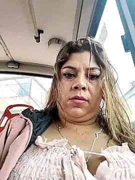 Laura-Hernandez — Masturbation + squirt