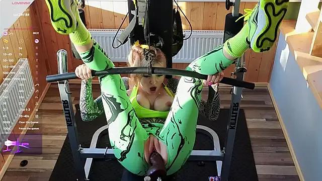 lil_shouty_bitch — deepthroat both bbc and hold