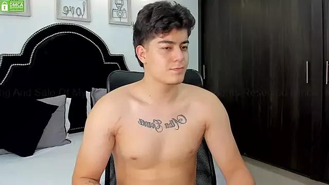 MaxxiCruz on StripChat 