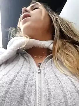 Misscata1106 — Show titis public