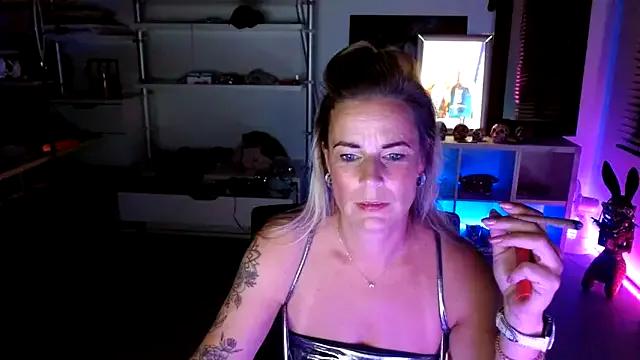 MystiqueMaven — striptease