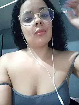 NinaSweet2 on StripChat 