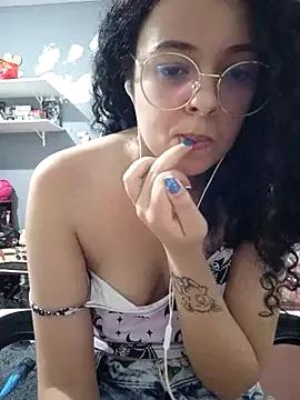 NinaSweet2 on StripChat 
