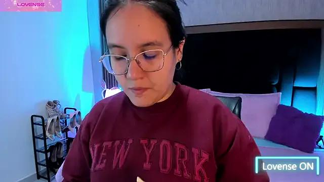 sweet--emily — flash tits + spanksx12