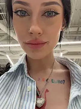 Melissa_crazy — SHOW PUSSY RIGHT IN THE SUPERMARKET !!!